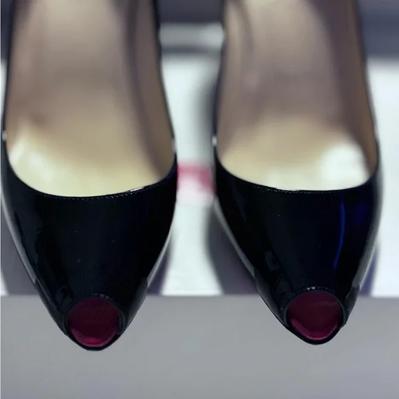 Christian Louboutin Shoes size 7 - Picture 5 of 9